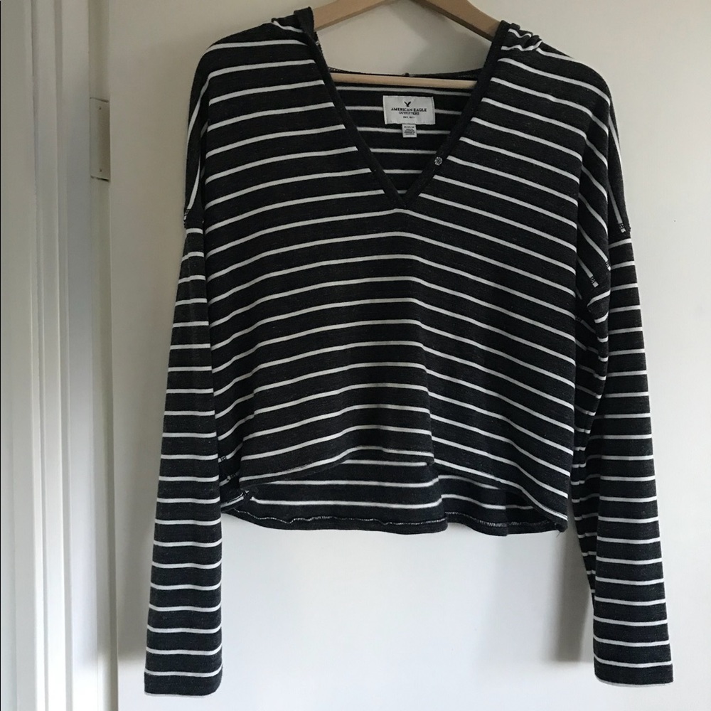 American Eagle Outfitters cropped hoodie